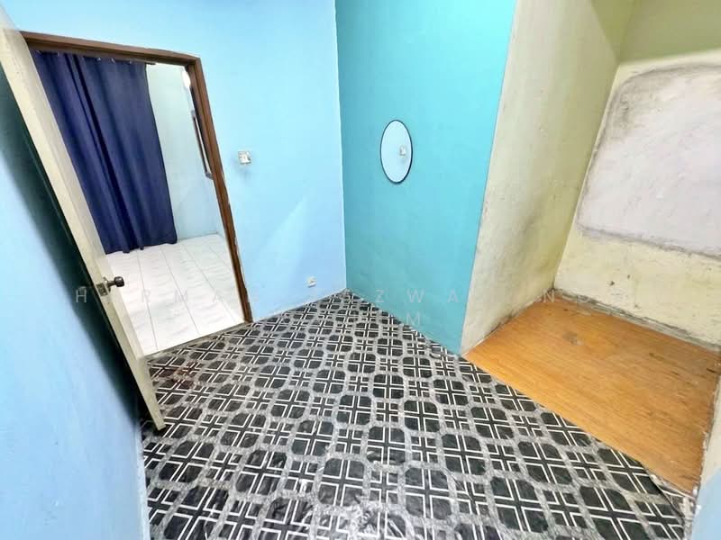 2-storey Terraced House for Sale in Taman Seri Sementa (Kapar) - Herman Sazwan Nor Rahim - Bedroom - PropertyGuru.com.my