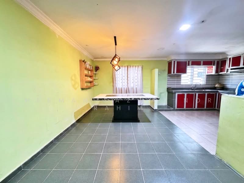 2-storey Terraced House for Sale in Taman Seri Sementa (Kapar) - Herman Sazwan Nor Rahim - Dining Room - PropertyGuru.com.my