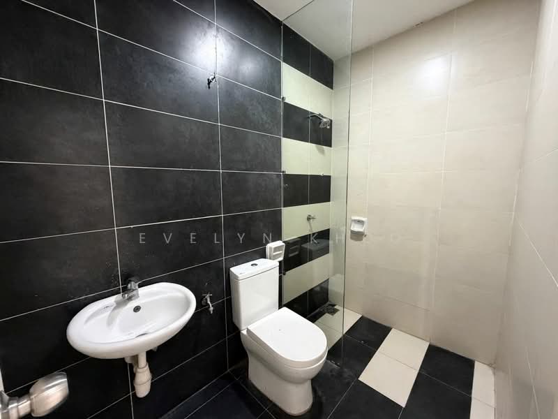 2.5-storey Terraced House for Sale in Rawang (Selangor) - Evelyn Khoo - Bathroom - PropertyGuru.com.my