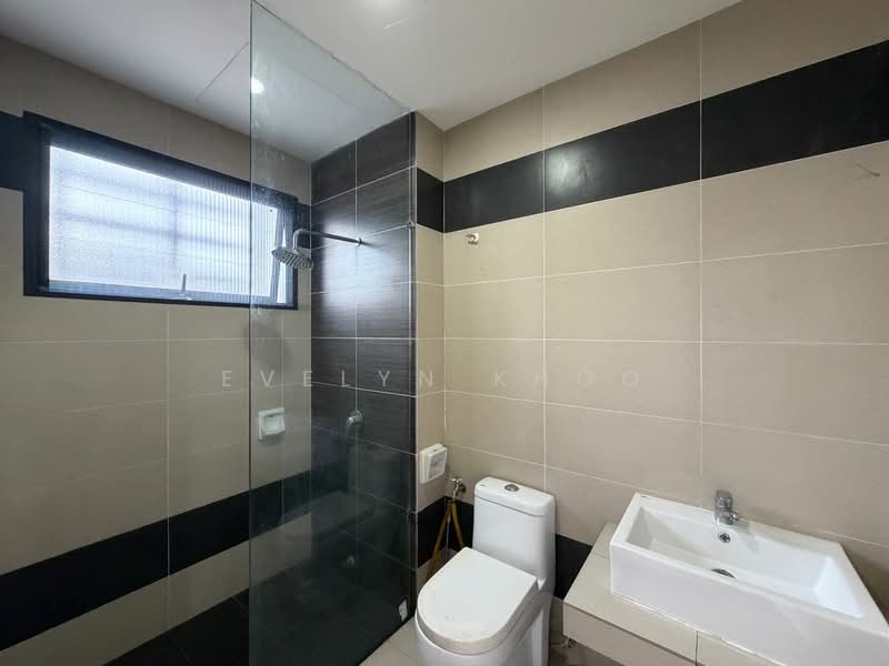 2.5-storey Terraced House for Sale in Rawang (Selangor) - Evelyn Khoo - Bathroom - PropertyGuru.com.my