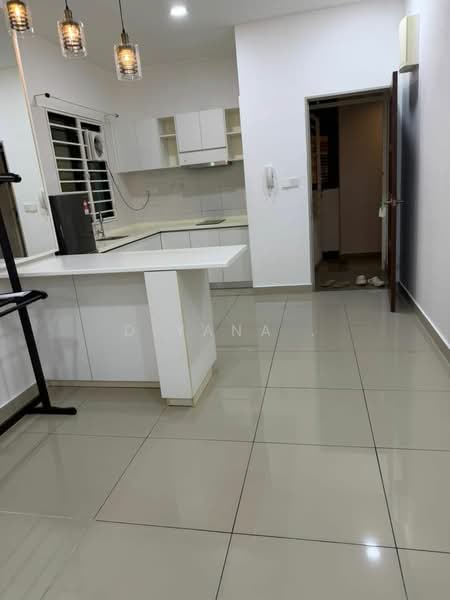 Servis Apartment untuk Dijual di Hedgeford 10 Residences - Diyana . - Kitchen - PropertyGuru.com.my