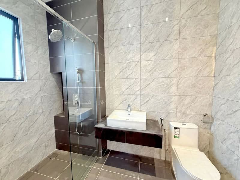 Rumah Berkembar untuk Dijual di Eco Ardence (Setia Alam) - Joanne Tan - Bathroom - PropertyGuru.com.my