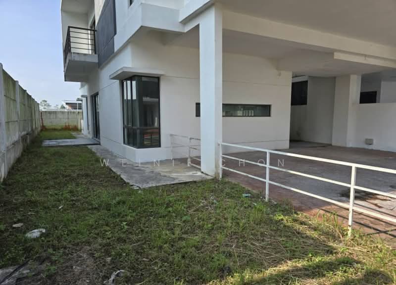 Semi-Detached House for Sale in Senai (Johor) - Weinie Chon - PropertyGuru.com.my