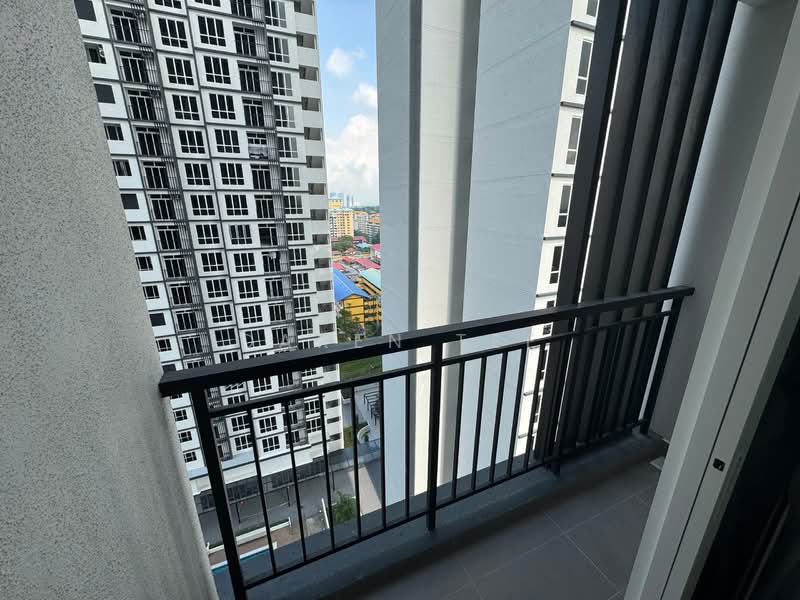 Servis Apartment untuk Disewa di TRELLIS RESIDENCES - Daren Tee - Balcony - PropertyGuru.com.my