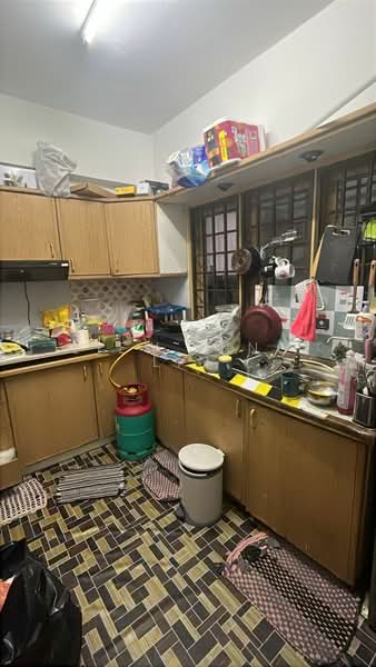 Condominium for Sale at Meadow Park 2 - Liew Bing Lin - Kitchen - PropertyGuru.com.my
