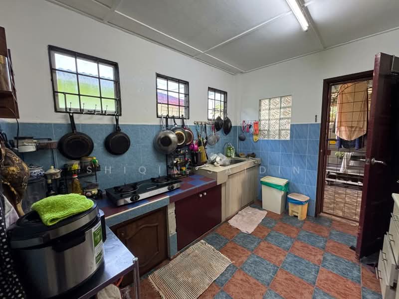 2-storey Terraced House for Sale in Seksyen 4 (Shah Alam) - Shiqin Saidin - Kitchen - PropertyGuru.com.my