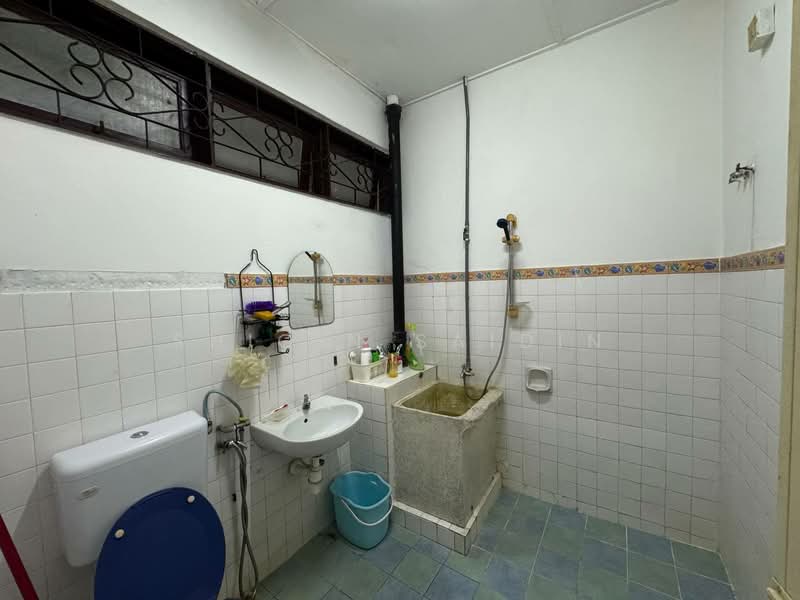 2-storey Terraced House for Sale in Seksyen 4 (Shah Alam) - Shiqin Saidin - Bathroom - PropertyGuru.com.my