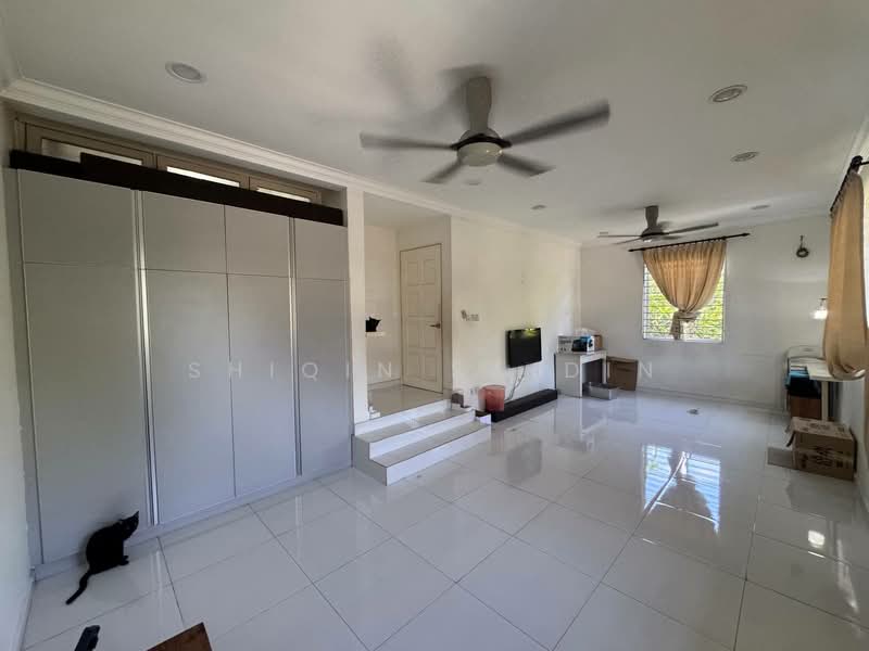 2-storey Terraced House for Sale in Seksyen 4 (Shah Alam) - Shiqin Saidin - Living Room - PropertyGuru.com.my
