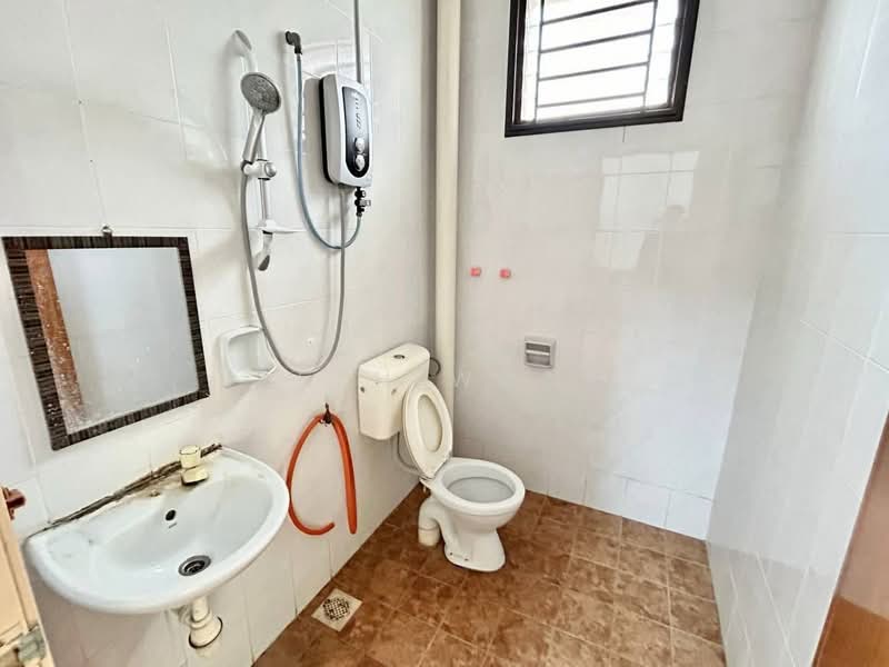 Rumah Teres 1 Tingkat untuk Dijual di Taman JP Perdana (Johor Bahru) - Rich Wong - Bathroom - PropertyGuru.com.my