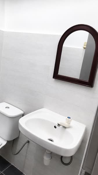 Apartment for Rent at Makmur Apartment - Shahshi T - Bathroom - PropertyGuru.com.my