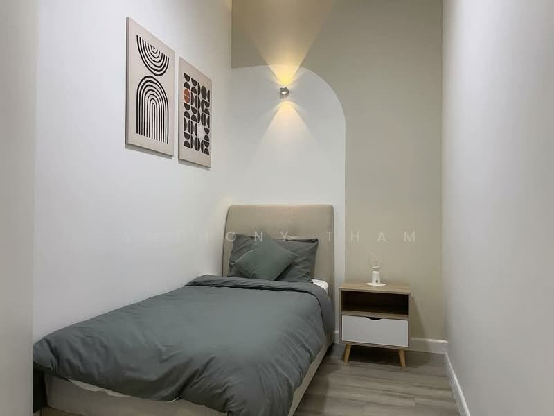 Service Residence for Sale at Summer Suites - Residensi Bukit Meldrum - Anthony Tham - Bedroom - PropertyGuru.com.my