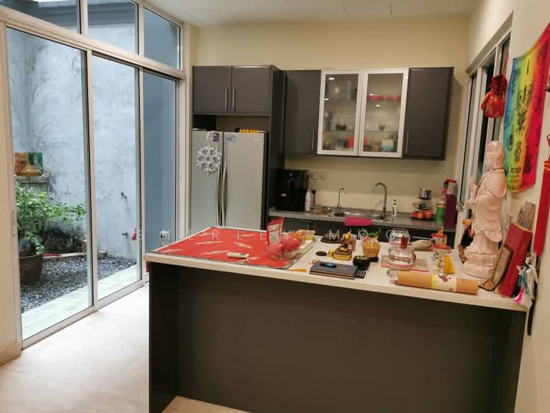 Semi-Detached House for Sale in Duta Tropika (Batu) - Sherley Moo - Kitchen - PropertyGuru.com.my
