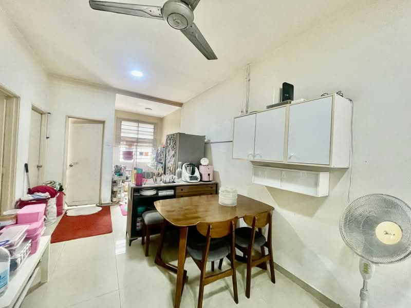 Townhouse for Sale in Balakong (Selangor) - Zaidah Ahmad - Dining Room - PropertyGuru.com.my