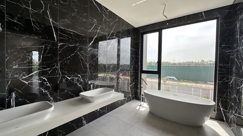 Bungalow for Rent in Bandar Gamuda Cove (Dengkil) - Krystal Lim - Bathroom - PropertyGuru.com.my