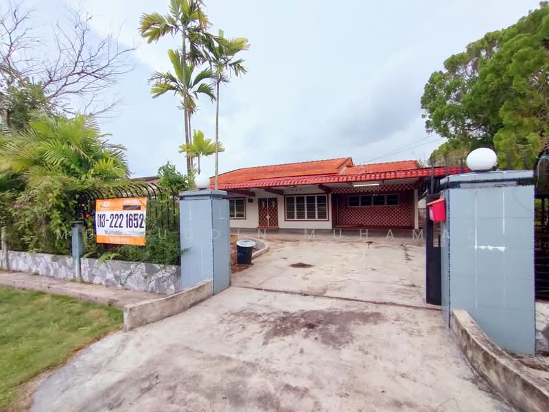 Bungalow for Sale in Teluk Intan (Perak) - Muinuddin Muhamad - Exterior - PropertyGuru.com.my