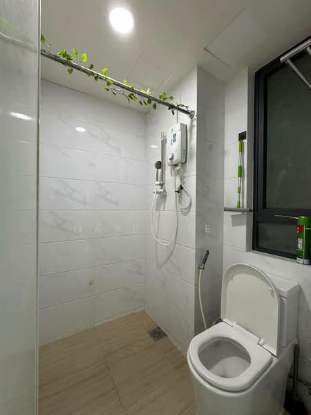 Service Residence for Rent at Country Garden Central Park - Daren Tee - Bathroom - PropertyGuru.com.my