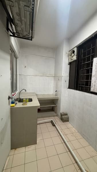 Apartment for Rent at Suria Kipark Damansara - Low Kok Pin - Kitchen - PropertyGuru.com.my
