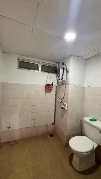 Apartment for Rent at Suria Kipark Damansara - Low Kok Pin - Bathroom - PropertyGuru.com.my