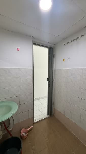 Apartment for Rent at Suria Kipark Damansara - Low Kok Pin - Bathroom - PropertyGuru.com.my