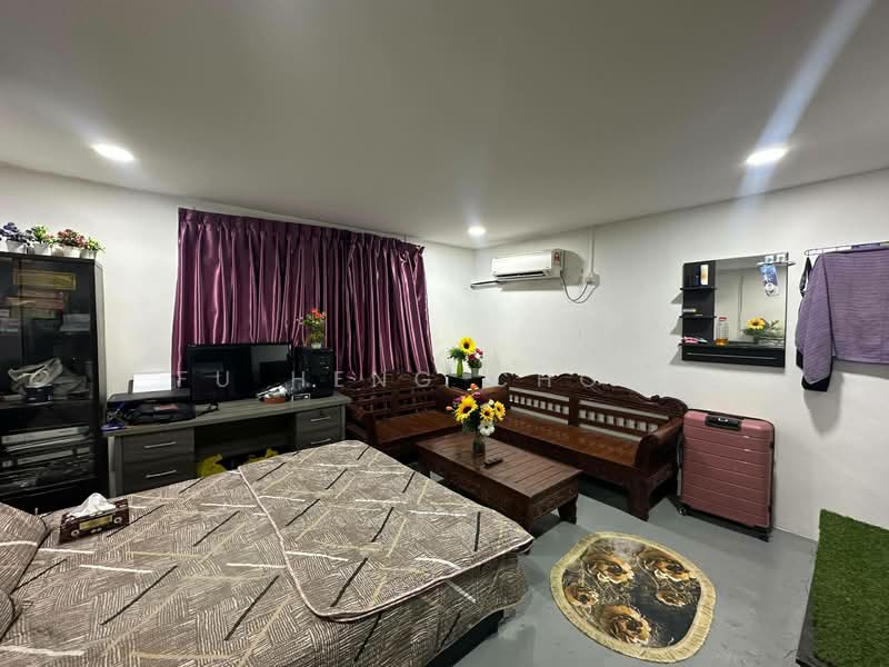 Rumah Teres 2 Tingkat untuk Dijual di Taman Johor Jaya (Johor Bahru) - Fu Heng Chong - Bedroom - PropertyGuru.com.my
