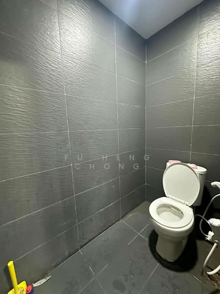Rumah Teres 2 Tingkat untuk Dijual di Taman Johor Jaya (Johor Bahru) - Fu Heng Chong - Bathroom - PropertyGuru.com.my