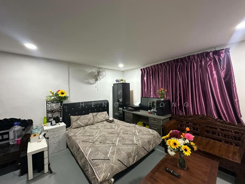 Rumah Teres 2 Tingkat untuk Dijual di Taman Johor Jaya (Johor Bahru) - Fu Heng Chong - Bedroom - PropertyGuru.com.my