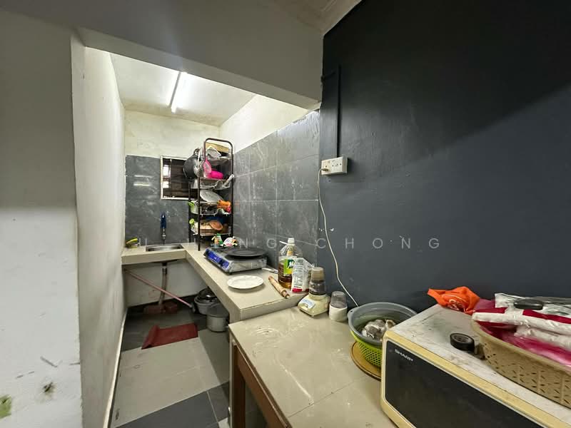 Rumah Teres 2 Tingkat untuk Dijual di Taman Johor Jaya (Johor Bahru) - Fu Heng Chong - Kitchen - PropertyGuru.com.my