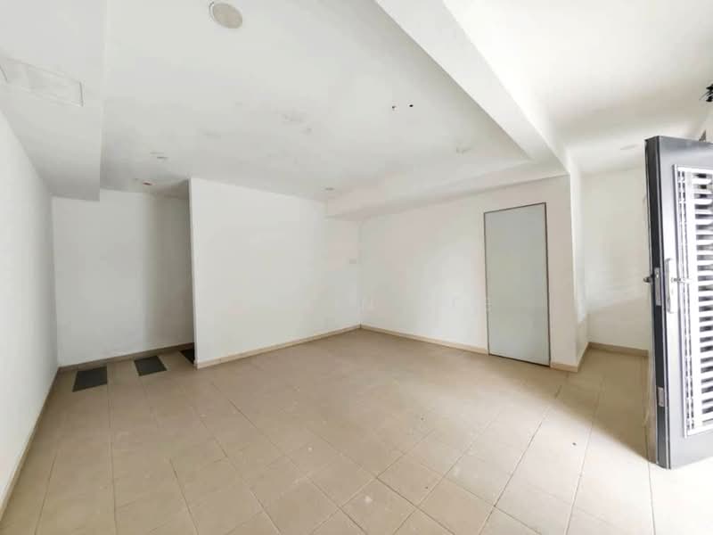 2.5-storey Terraced House for Sale in Bandar Seri Alam (Masai) - Calvin Lee - PropertyGuru.com.my