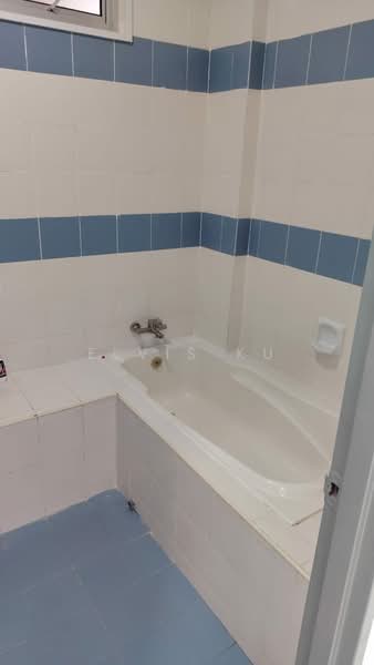 Pangsapuri untuk Dijual di Impian Senibong Apartment - Elvis Ku - Bathroom - PropertyGuru.com.my