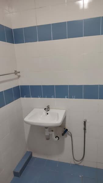 Pangsapuri untuk Dijual di Impian Senibong Apartment - Elvis Ku - Bathroom - PropertyGuru.com.my