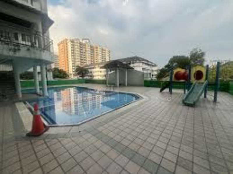 Condominium for Rent at Meadow Park 3 - Kelvin Leong - Pool - PropertyGuru.com.my