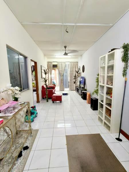 Rumah Teres 1 Tingkat untuk Dijual di Taman Kota Puteri (Masai) - Fu Heng Chong - Living Room - PropertyGuru.com.my