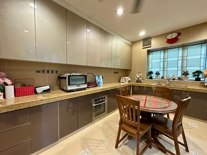 Semi-Detached House for Sale in Gombak (Kuala Lumpur) - Shiqin Saidin - Kitchen - PropertyGuru.com.my