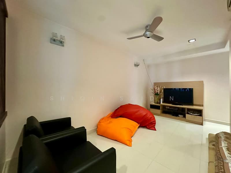 Semi-Detached House for Sale in Gombak (Kuala Lumpur) - Shiqin Saidin - Living Room - PropertyGuru.com.my