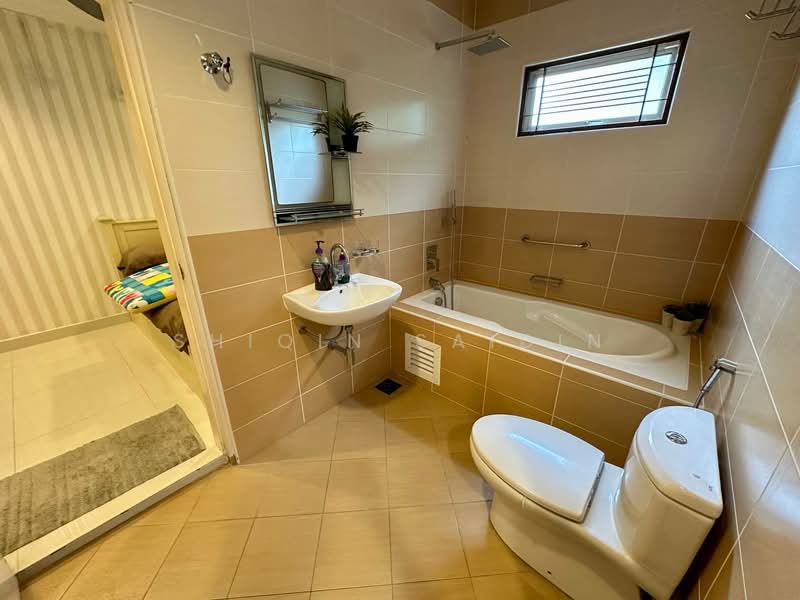 Semi-Detached House for Sale in Gombak (Kuala Lumpur) - Shiqin Saidin - Bathroom - PropertyGuru.com.my
