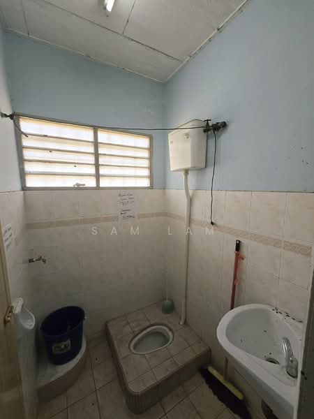 2.5-storey Terraced House for Sale in Taman Ipoh Baru (Ipoh) - Sam Lam - Bathroom - PropertyGuru.com.my
