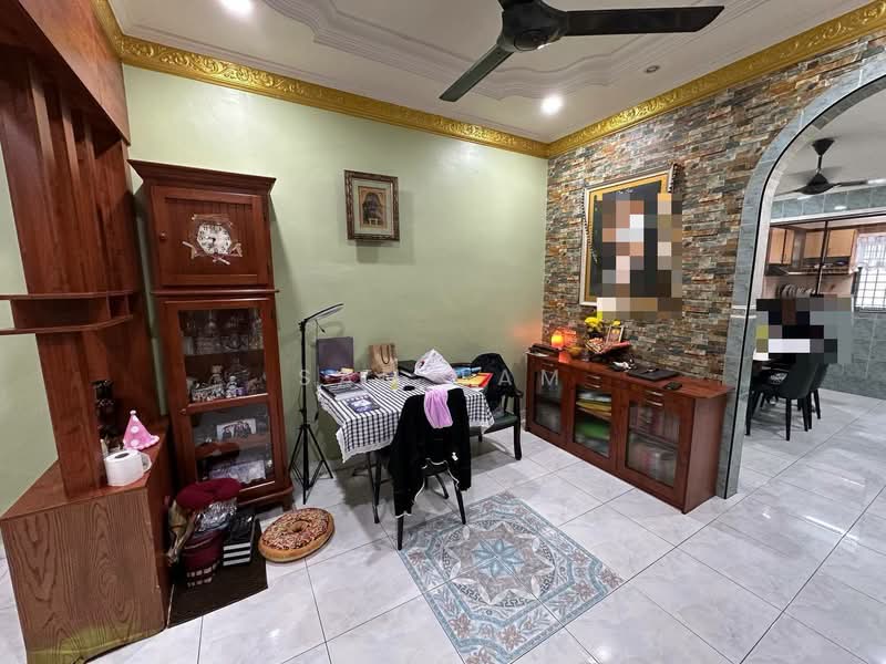 2.5-storey Terraced House for Sale in Gunung Rapat (Ipoh) - Sam Lam - Dining Room - PropertyGuru.com.my
