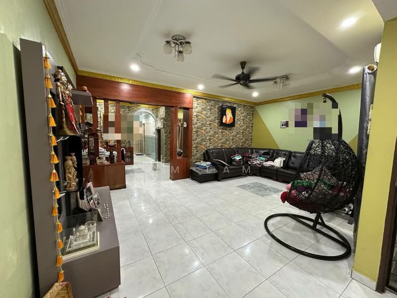 2.5-storey Terraced House for Sale in Gunung Rapat (Ipoh) - Sam Lam - Living Room - PropertyGuru.com.my