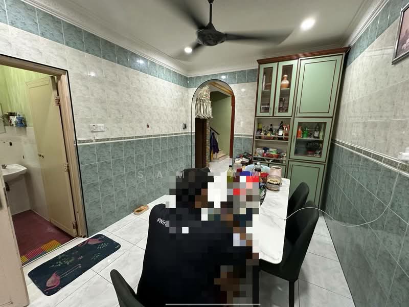 2.5-storey Terraced House for Sale in Gunung Rapat (Ipoh) - Sam Lam - Dining Room - PropertyGuru.com.my