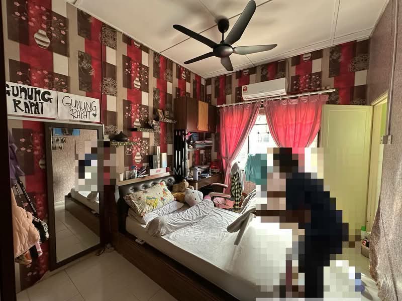 2.5-storey Terraced House for Sale in Gunung Rapat (Ipoh) - Sam Lam - Bedroom - PropertyGuru.com.my