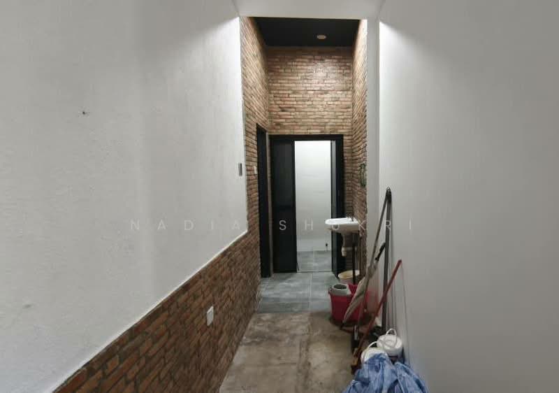 Kedai untuk Disewa di U12, Taman Desa Alam (Shah Alam) - Nadia Shukri - Corridor - PropertyGuru.com.my