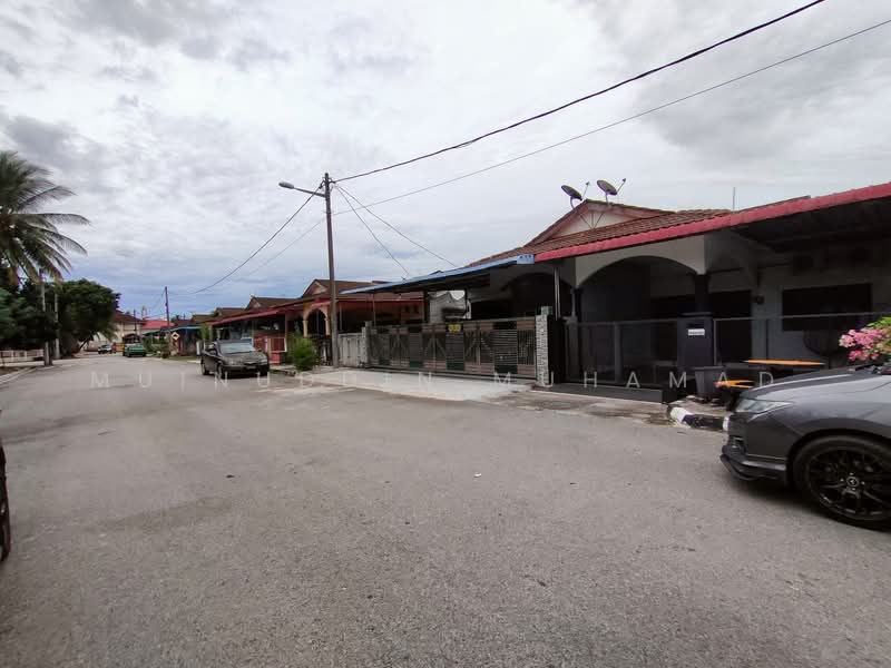 1-storey Terraced House for Sale in Hutan Melintang (Perak) - Muinuddin Muhamad - Exterior - PropertyGuru.com.my