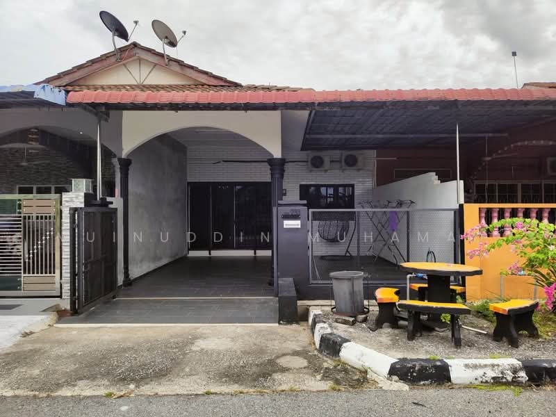 1-storey Terraced House for Sale in Hutan Melintang (Perak) - Muinuddin Muhamad - Exterior - PropertyGuru.com.my