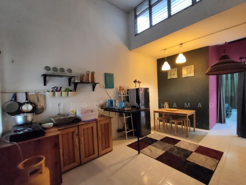 1-storey Terraced House for Sale in Hutan Melintang (Perak) - Muinuddin Muhamad - Kitchen - PropertyGuru.com.my