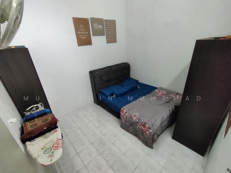 1-storey Terraced House for Sale in Hutan Melintang (Perak) - Muinuddin Muhamad - Bedroom - PropertyGuru.com.my