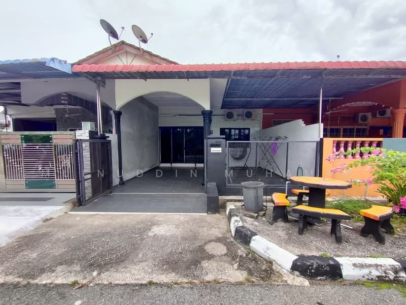 1-storey Terraced House for Sale in Hutan Melintang (Perak) - Muinuddin Muhamad - Exterior - PropertyGuru.com.my