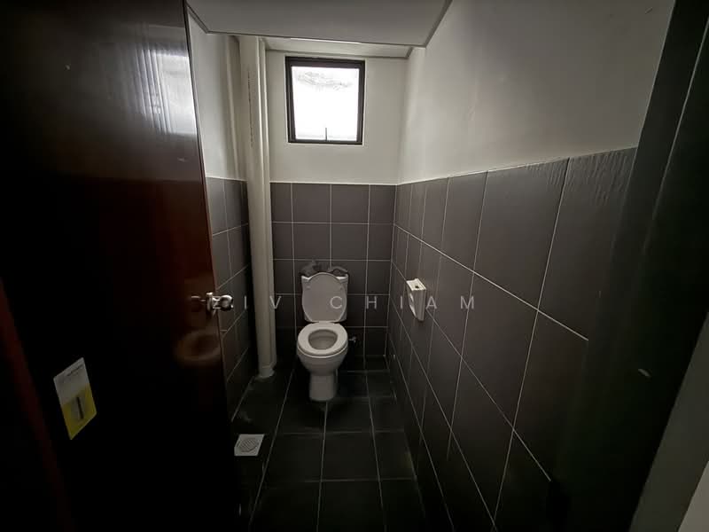 Rumah Niaga untuk Dijual di Johor Bahru (Johor) - Ziv Chiam - Bathroom - PropertyGuru.com.my