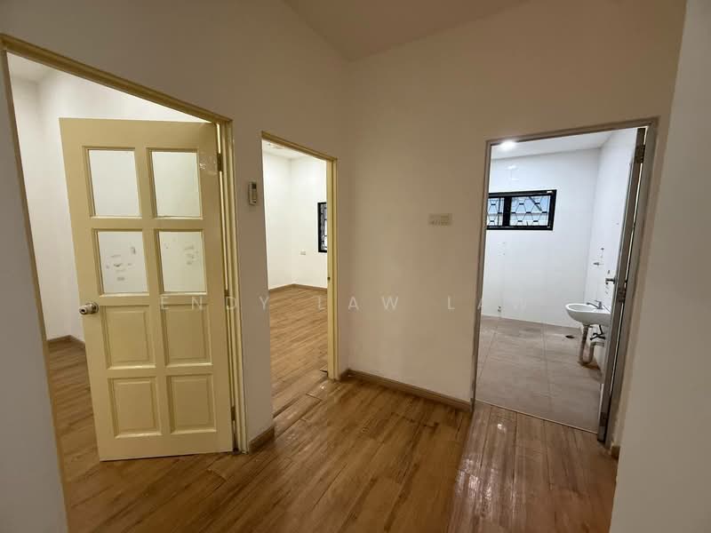Bungalow for Sale in Kampung Kebun Teh (Johor Bahru) - Endy Law Law - Corridor - PropertyGuru.com.my
