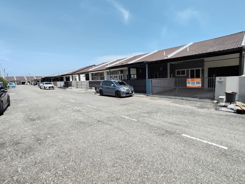 1-storey Terraced House for Rent in Teluk Intan (Perak) - Muinuddin Muhamad - Exterior - PropertyGuru.com.my