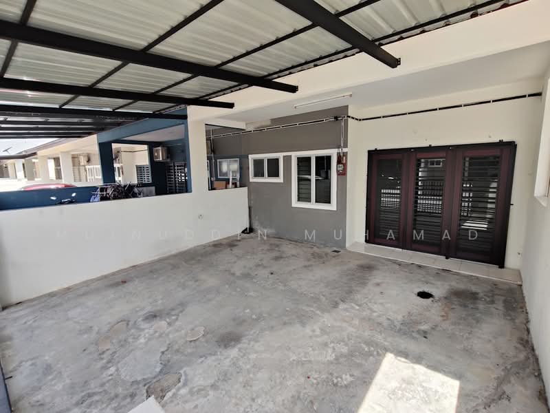1-storey Terraced House for Rent in Teluk Intan (Perak) - Muinuddin Muhamad - Exterior - PropertyGuru.com.my